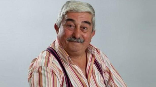 <p>Türk sinemasında, "Tosun Paşa" filminde canlandırdığı "Küçük Enişte Bekir" karakteriyle ünlenen 75 yaşındaki Tuncay Gürel hayatını kaybetti.</p>
<p> </p>