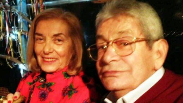 <p>Bizimkiler, Perihan Abla dizilerinin yapımcısı, eski tiyatro oyuncusu Güner Namlı hayatını kaybetti.</p>
<p> </p>