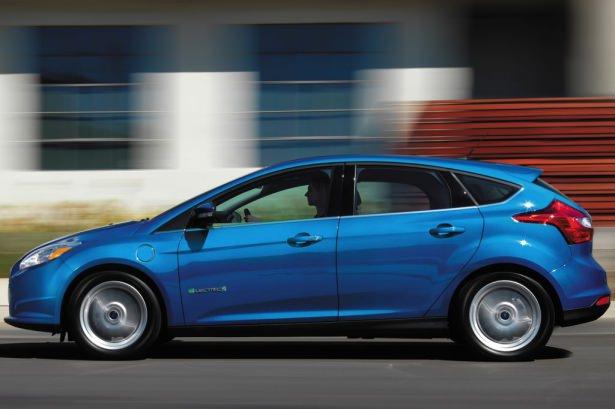 <p>4 - Ford Focus Electric</p>

<p>NHTSA, Ford Focus'un üç farklı modelini de test etti ve her birine çok güvenli oldukları için 5 yıldız verdi. </p>

<p>Ancak sadece bir tanesi 3 kategoride de birinci oldu.</p>
