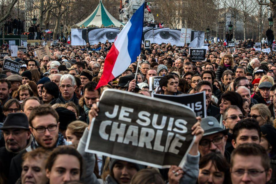 <p><strong>7 Ocak: Paris'te Charlie Hebdo saldırısı</strong><br />
<br />
7 Ocak'ta Paris'te mizah dergisi Charlie Hebdo'ya saldırı düzenlendi. 17 kişi hayatını kaybetti. </p>

<p> </p>

