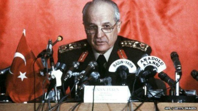 <p><strong>9 Mayıs: 7. Cumhurbaşkanı Kenan Evren hayatını kaybetti</strong><br />
<br />
12 Eylül Darbesi'nin mimarı Kenan Evren hayatını kaybetti.</p>
<p> </p>
<p> </p>