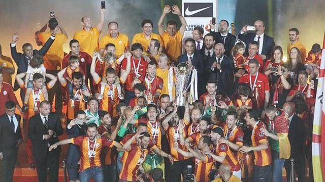<p><strong>26 Mayıs: Galatasaray şampiyon oldu</strong><br />
<br />
Sezonun şampiyonu Galatasaray oldu.</p>

<p> </p>

<p> </p>
