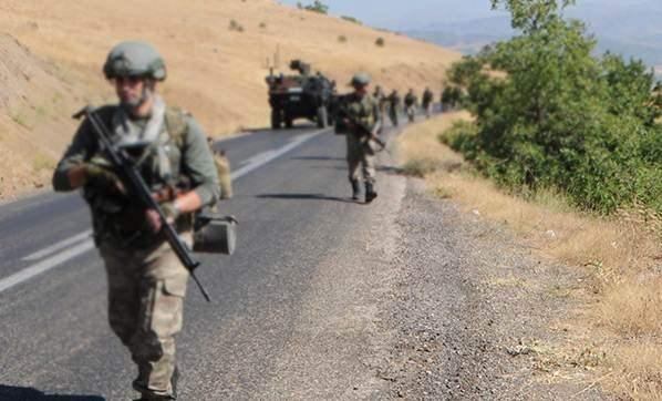 <p><strong>22 Temmuz: Yurt genelinde terör operasyonları</strong><br />
<br />
PKK'nın saldırılarından sonra yurt genelinde terör operasyonları başladı. 22 Temmuz'dan bu yana 4 bin 328 operasyon gerçekleştirildi. 231 bölgede güvenli bölge uygulaması yapıldı. 2 binin üzerinde terörist öldürüldü.</p>

<p> </p>

<p> </p>
