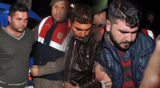 <p><strong>3 Aralık: Özgecan'ın katillerine ağırlaştırılmış müebbet hapis cezası</strong><br />
<br />
Özgecan Aslan'ı öldüren katiller hiçbir cezai indirimden yararlanamadı, ağırlaştırılmış müebbet hapis cezası aldılar.</p>

<p> </p>

<p> </p>
