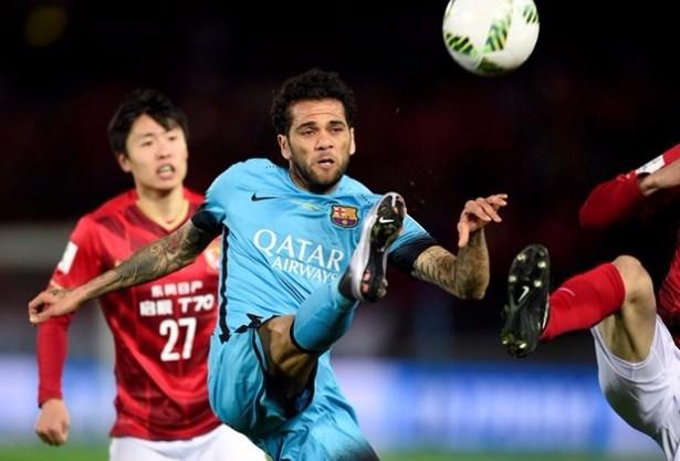 <p>58) Dani Alves<br />
Barcelona</p>
