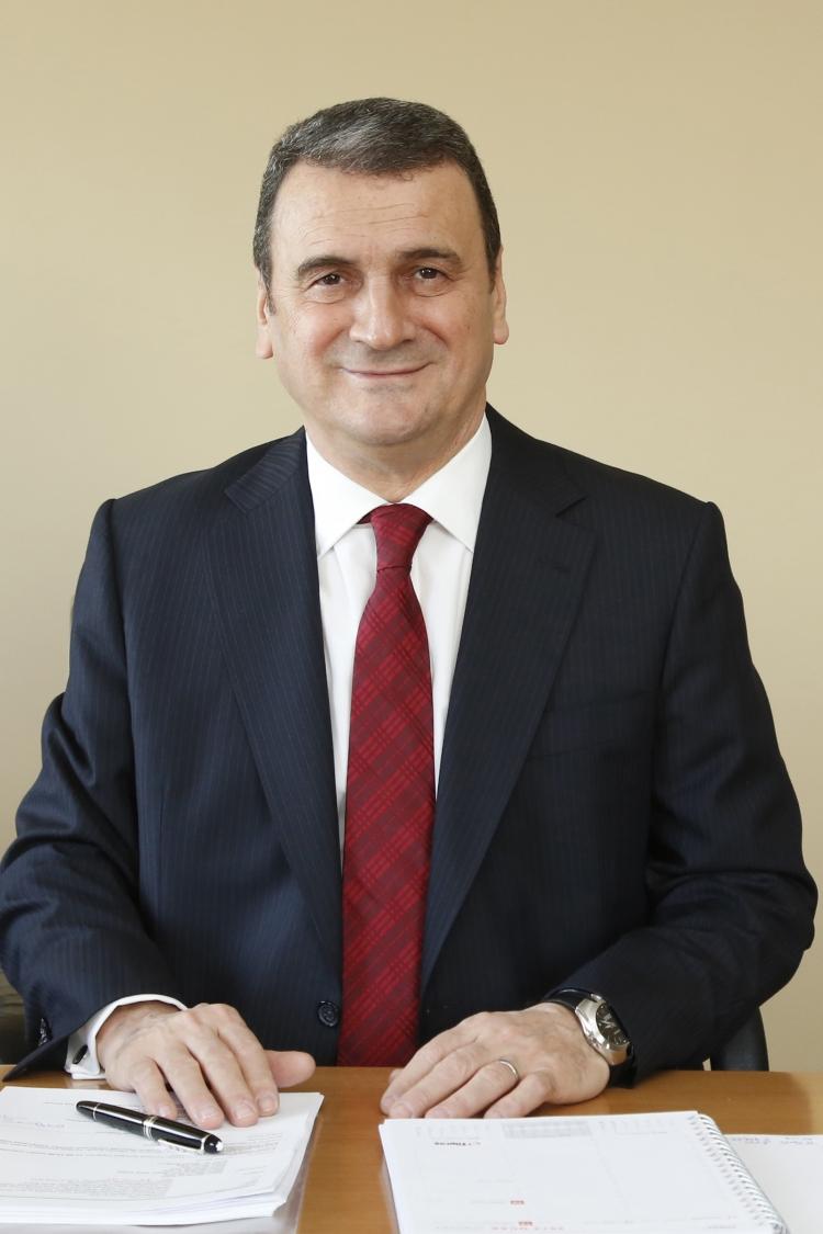 <p>17- Osman Turgay Durak / Kendine Ait veya Kiralanan Gayrimenkullerin Kiraya verilmesi veya Leasingi  </p>

<p class="MsoNormal"><o:p></o:p></p>

<p class="MsoNormal">Tahakkuk eden vergi tutarı: 12.042.442,78 TL<o:p></o:p></p>
