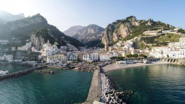 <p>2. Amalfi Bay, İtalya</p>
