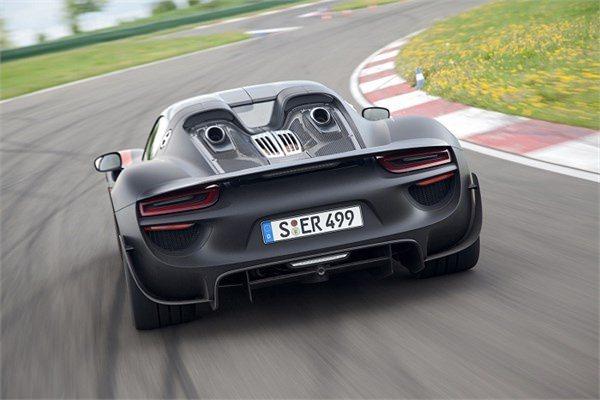 <p>Porsche 918 Spyder</p>
