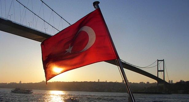 <p>Bunu yüzde 9.5 ile ‘Halk-Ülke kaybetti’ cevabı izledi.</p>