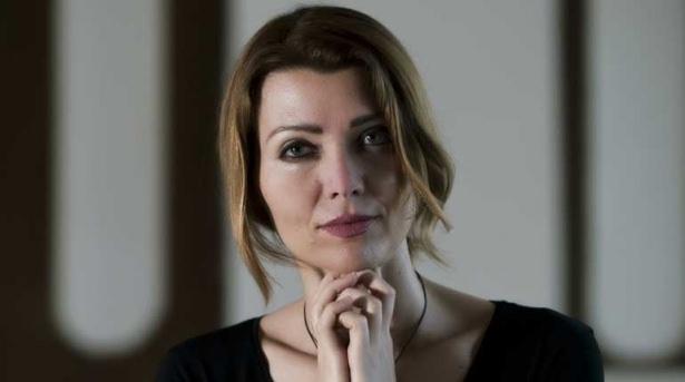 <p><strong>ELİF ŞAFAK</strong></p>
