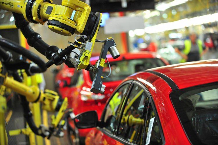 <p>Otomotiv Distribütörleri Derneği verilerine göre, bu yılın ocak-eylül döneminde otomotiv sektöründe toplam pazar geçen yıla göre yüzde 6 daralarak, 652 bin 832 adet olarak gerçekleşti. </p>