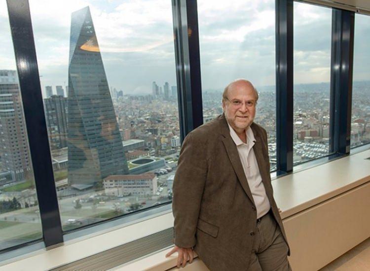 <p>8. Milyar dolarlık kanser projesinin başına getirilen Türk profesör: Sadık Esener</p>

<p> </p>
