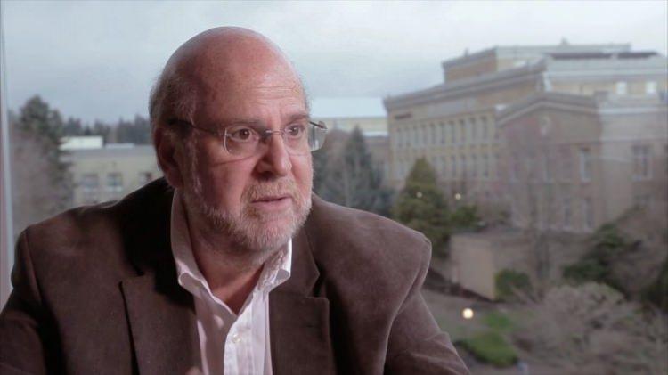 <p>Kanser ve erken teşhisi hakkında yaklaşık 450 makale yazan Esener, enstitü de görev alacak 300 kişiyle birlikte çalışmalarını yürütecek.</p>

<p> </p>
