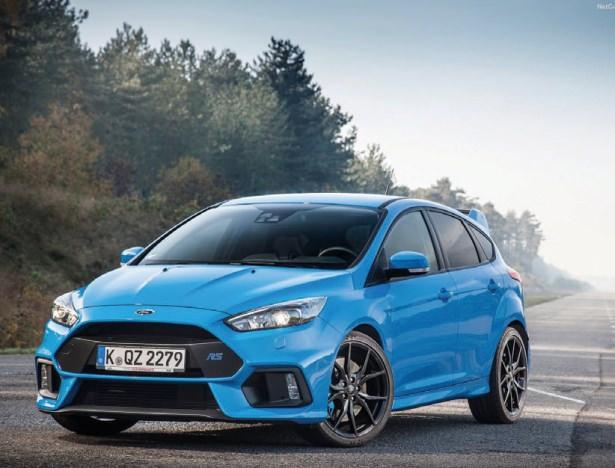 <p><strong>FORD FOCUS RS</strong><br />
Mustang'te de görev yapan 2,3 lt'lik 4 silindirli turbo motor, Focus RS'te 320 HP üretirken, güç 4 tekerleğe birden aktarılıyor. Yılın ikinci yarısında sipariş üzerine gelecek.</p>