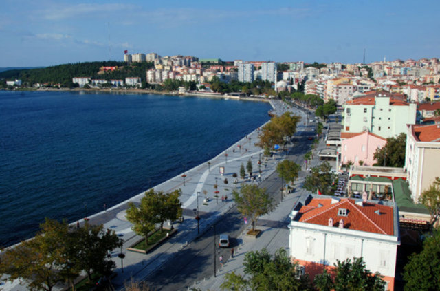 <p>Çanakkale<br />
<br />
Toplam satılan konut: 6.504<br />
Önceki yıl aynı dönem: 6.483</p>
