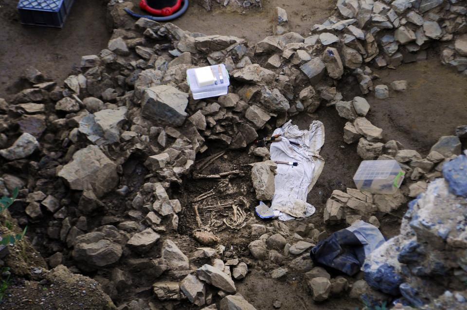 <p>Kazılarda 3 bin 500 yıllık olduğu belirlenen 35 mezar tespit edildi. </p>
