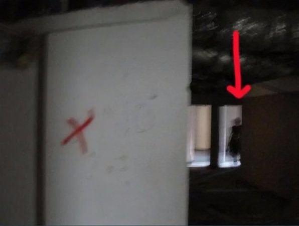 <p>"Bu fotoğraf eskiden çalıştığım, artık terk edilmiş hastanede çekildi." </p>
<p> </p>