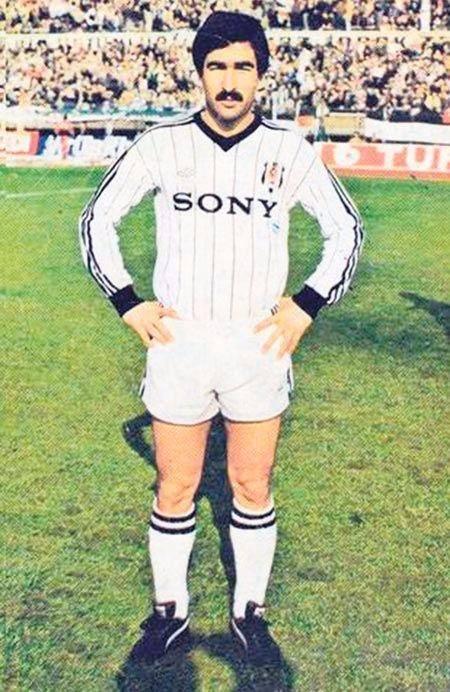<p>Samet Aybaba</p>
