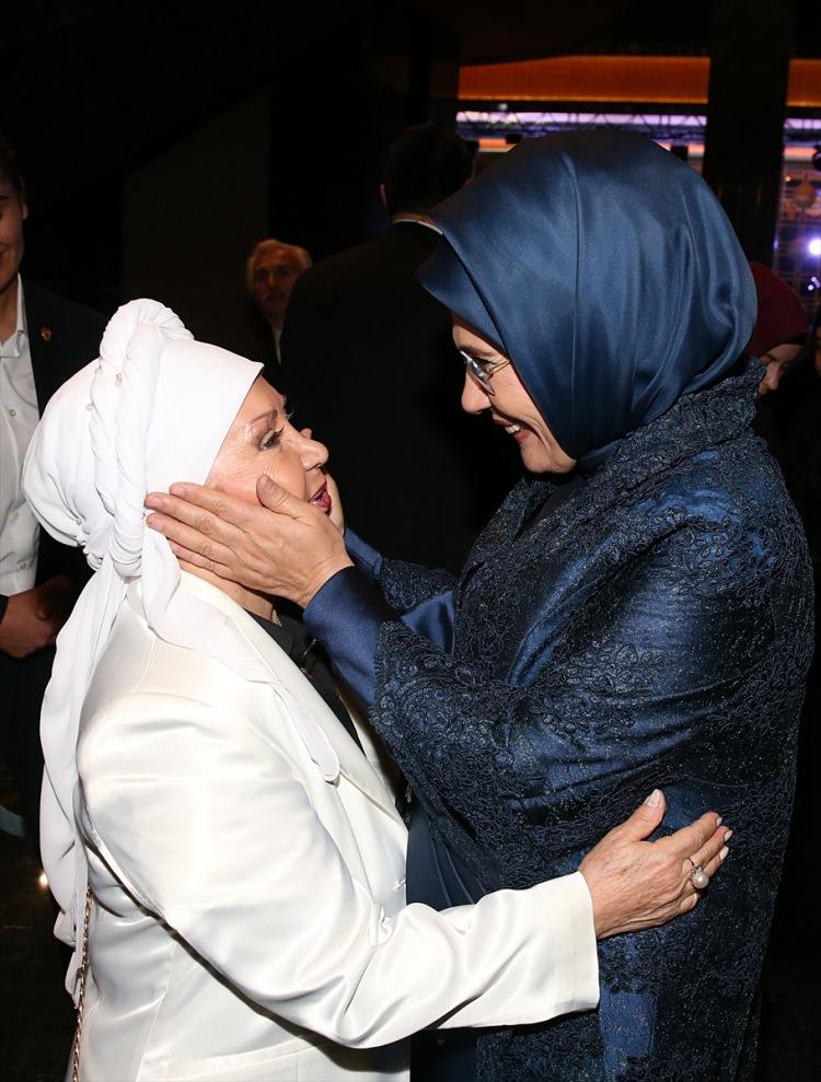 <p>Resepsiyona, sanatçı Bedia Akartürk de katıldı.</p>