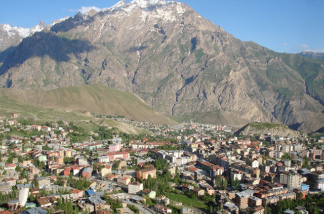 <p>Hakkari<br />
<br />
Toplam satılan konut: 84<br />
Önceki yıl aynı dönem: 89</p>