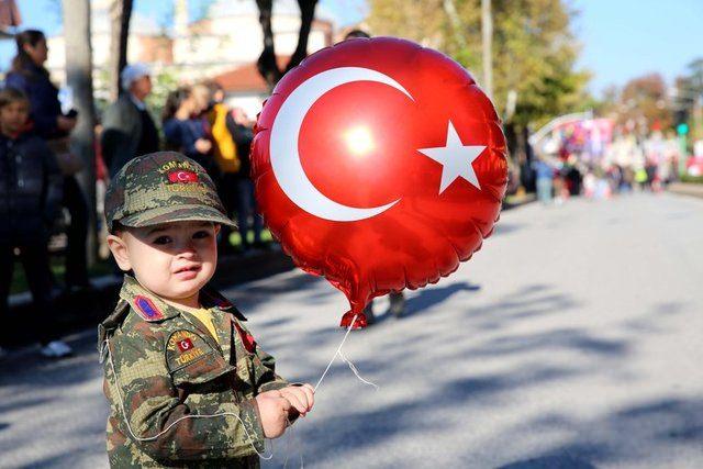 <p>İşte yurttan 29 Ekim manzaraları...</p>

<p> </p>
