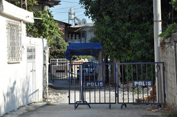 <p>11 aydır süren bu kazılarda ise Danyal Peygamber’in evinin ‘Bu kırmızı ev’ olduğu iddia ediliyor…</p>
