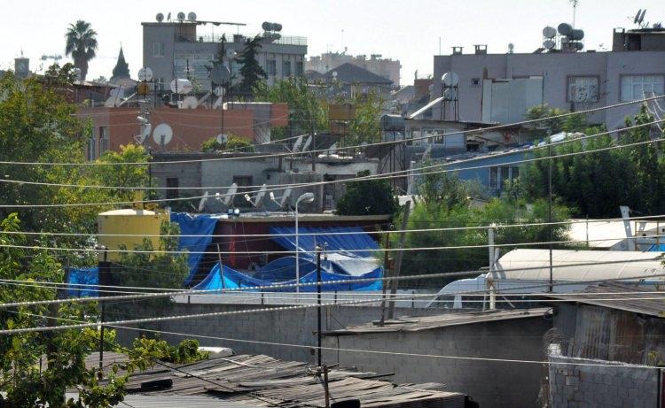 <p>İddialara göre bugüne kadar çanak çömlek gibi basit eşyalar bulunmuş.</p>