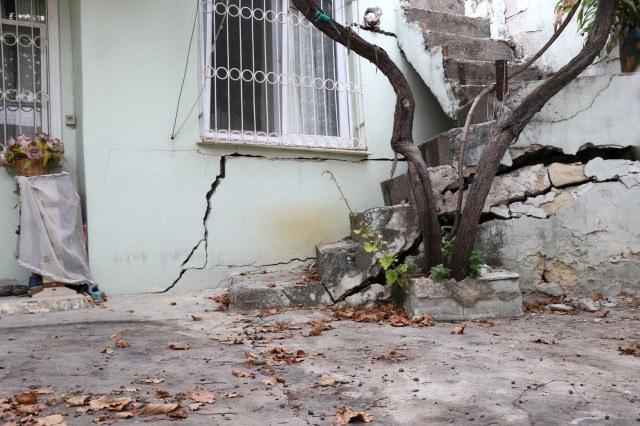 <p>Paha biçilemeyen Tevrat nüshaları gibi Yahudiler açısından çok önemli ve Hz Musa’dan beri kayıp ‘Kutsal Ahit Sandığı’n da buradan çıkma olasılığı yüksek…</p>