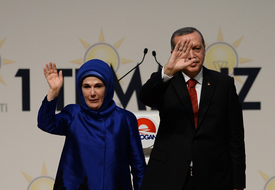 <p>AK Parti Cumhurbaşkanı Adayı Tanıtım Toplantısı Ankara Ticaret Odası'nda (ATO) yapıldı. Başbakan Recep Tayyip Erdoğan, AK Parti'nin cumhurbaşkanı adayı olarak açıklandı.</p>

<p>- 1 Tem 2014</p>

