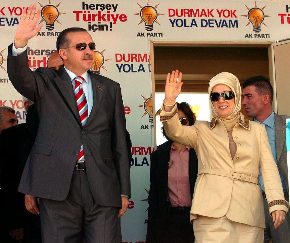 <p>Ak Parti genel başkanı ve Başbakan Recap Tayyip Erdoğan 2007 seçim turunda Batman'da miting düzenledi.</p>
<p><br />
- 22 Haz 2007</p>