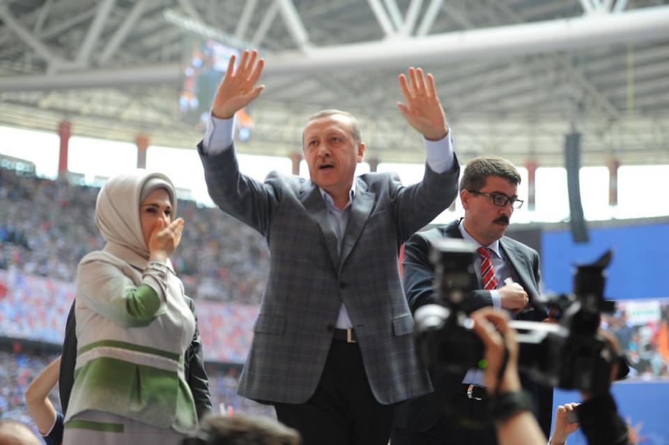 <p>Ak Parti İstanbul 4. Olağan Kongresi Galatasaray Spor Kulübü'nün Türk Telekom Arena Stadı'nda yapıldı. Ak Parti Genel Başkanı ve Başbakan Recep Tayyip Erdoğan da kongreye katılarak konuşma yaptı.</p>
<p> </p>
<p>- 27 May 2012</p>