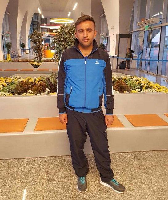 <p><strong>8-Şehit Er Tayfun Kavun</strong></p>
<p>Piyade sözleşmeli Er Tayfun Kavun’un şehadet haberi, merkez Kuşdilli Mahallesi’nde yaşayan baba Recep ve anne Ayşe Kavun’a Kırşehir Vali Yardımcısı Adnan Kayık ve Askerlik Şubesi Başkanı Personel Yüzbaşı Harun Ağaç tarafından verildi. Kavun’un 3 yıldır Hakkari’de görev yaptığı, 4 ay önce ailesinin yanına gelerek iznini geçirdiği öğrenildi.<br />
<br />
Şehidin komşusu Duran Aslan, ailenin Neşet Ertaş Kültür Merkezi açılışında Başbakan Binali Yıldırım ile görüştüğünü ifade ederek, "Kültür Merkezi açılışında Başbakan Yıldırım’a, asker oğullarının yanına Hakkari’ye gitmek istediklerini söylemişlerdi. Yetkililer de biletlerini almışlardı. Gideceklerdi." dedi.</p>