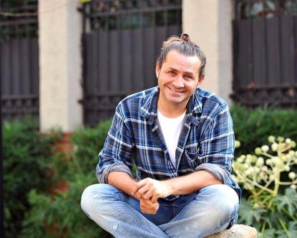 <p>Armağan Çağlayan hukuk fakültesi mezunu. Kısa bir süre de avukatlık yaptı.</p>

<p> </p>
