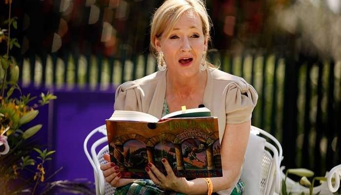 <p>88. J.K. Rowling<br />
Yaş: 52<br />
Ülke: Birleşik Krallık<br />
Kategori: -</p>

