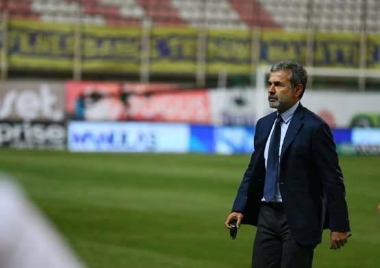 <p>Aykut Kocaman küçücük takımların hocasıdır. Neymiş iyi Fenerliymiş. Ben de iyi Fenerliyim beni de Fener'e hoca yapın o zaman!</p>
