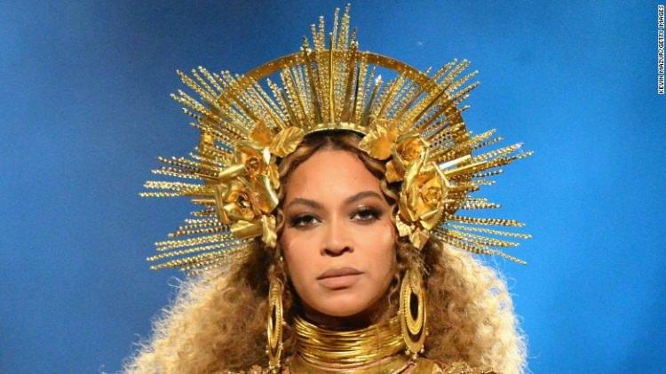 <p>50. Beyoncé Knowles<br />
Yaş: 36<br />
Ülke: ABD<br />
Kategori: Medya ve Eğlence</p>