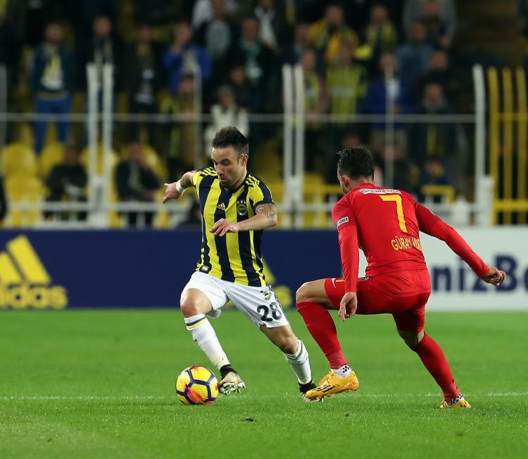 <p>Aykut Kocaman takımı o kadar geri çekiyor ki sezon sonunda maçı sahanın dışında oynayacağız.</p>
