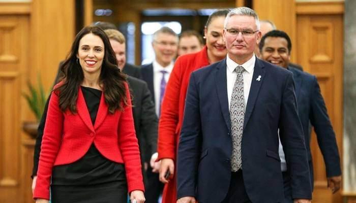 <p>38. Jacinda Ardern<br />
Yaş: 37<br />
Ülke: Yeni Zelanda<br />
Kategori: Politika</p>
