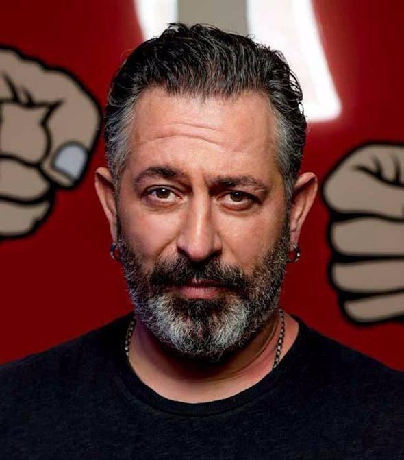 <p>Cem Yılmaz, Boğaziçi Üniversitesi Turizm ve Otel Yönetimi bölümünde okudu. Gençlik yıllarında karikatüristlik yaptı.</p>

<p> </p>
