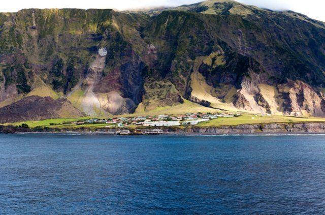 <p>Tristan da Cunha, dünyanın üzerinde yerleşim olan karaya en uzak adasıdır.</p>

<p> </p>
