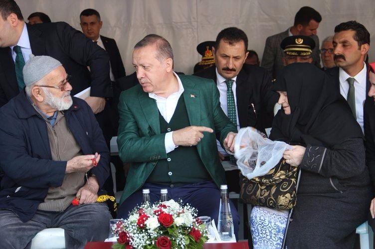 <p>Erdem, Cumhurbaşkanı Erdoğan için sürekli dua ettiğini sözlerine ekledi.</p>

<p> </p>
