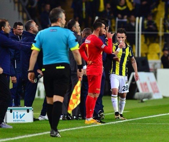 <p>Aykut Kocaman da limitini tüketmiş bulunuyor. Bu taraftarın önünde kimse duramaz bunu biliyor herkes.</p>