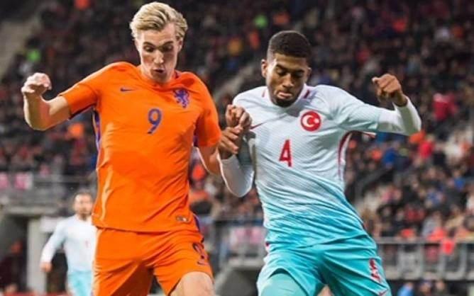 <p>İLK KEZ 2016 YILINDA...</p>
<p>Türkiye Milli Takım formasını ilk kez 6 Ekim 2016 tarihinde oynanan U21 maçında giyen Erol Erdal Alkan, U21 Milli Takım formasıyla 3 kez sahaya çıktı.</p>