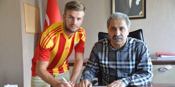 <p>ATİLA TURAN - KAYSERİSPOR</p>

<p>Fransa'da Grenoble altyapısından çıkan sol bek Atila, Sporting'den Orduspor'a kiralandı. 2014 yılında bonservisi Reims tarafından alınan Atila Kasımpaşa'ya kiralandı. Sezon başında serbest kalan 25 yaşındaki oyuncu Kayserispor'a imza attı. Bu sezon 7 maçta forma giyen Atila 1 gol atıp 1 asist yaptı.</p>
