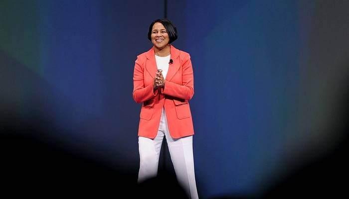 <p>44. Rosalind Brewer<br />
Yaş: 54<br />
Ülke: ABD<br />
Kategori: Çeşitli alanlar</p>