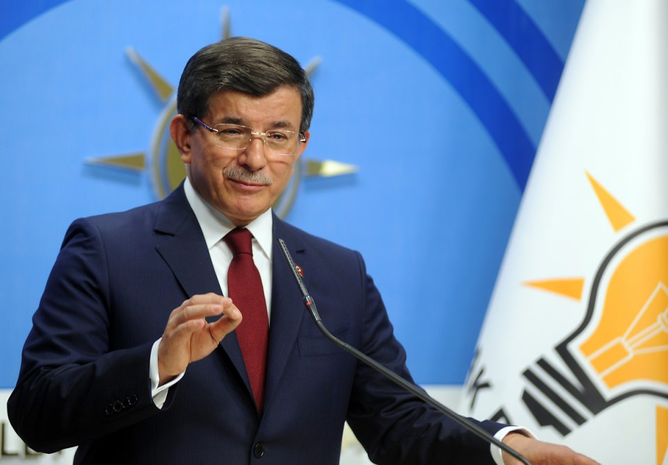 <p>Olağanüstü Kongre kararı alan AK Parti'de Başbakan Ahmet Davutoğlu, parti genel merkezinde MYK toplantısı sonrası basın toplantısı düzenledi.</p>

<p>- 5 May 2016</p>
