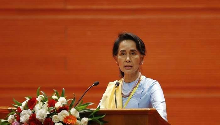 <p>33. Aung San Suu Kyi<br />
Yaş: 72<br />
Ülke: Myanmar<br />
Kategori: Politika</p>