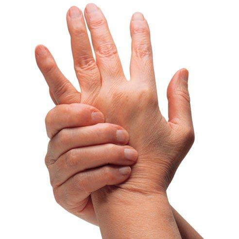 <p>Çalışmalarda, parmak çıtlatmanın kireçlenmeye neden olmadığı ancak kişinin elindeki kavrama güçlerinin azaldığı görülmektedir.</p>

