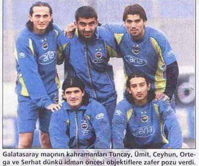 <p>Fenerbahçe, 6 Kasım 2002'de Galatasaray'ı 6-0 mağlup etti.</p>

<p>İşte o güne ait manşet ve fotoğraflar...</p>

