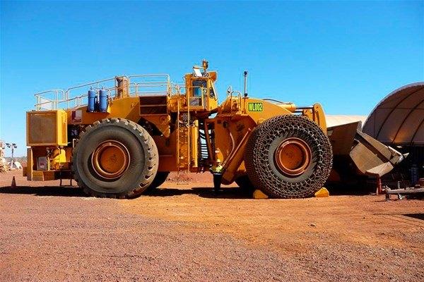 <p>24 metrelik kaldırma yüksekliğine sahip kepçe 72 ton yükü kaldırma gücüne sahip.</p>

<p> </p>
